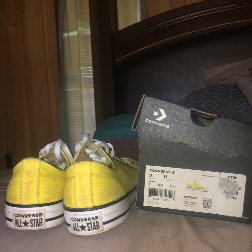 Yellow unisex converse